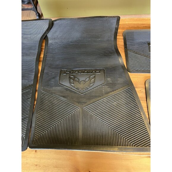 Genuine GM 1975-81 FIREBIRD TRANS AM Black/Rubber FLOOR MAT SET Made in the USA - Picture 3 of 12